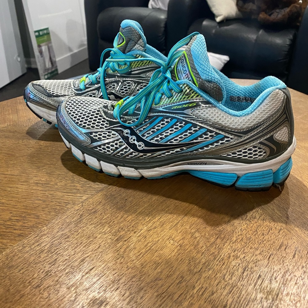 Saucony Women's Gray and Teal Athletic Shoes